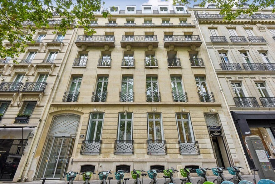43 Avenue Marceau, Paris à louer - Photo du bâtiment - Image 1 de 21