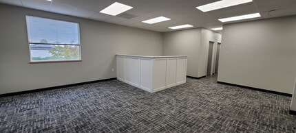 675 Orchard Heights Rd, Salem, OR for lease Building Photo- Image 1 of 17