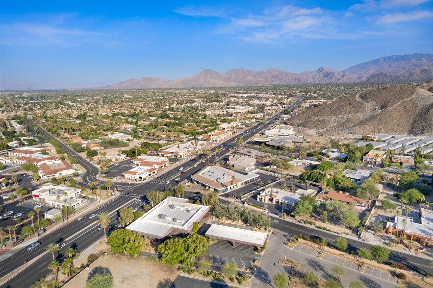 71956 Magnesia Falls Dr, Rancho Mirage, CA à vendre - Photo du bâtiment - Image 3 de 27