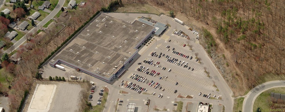 1919 Diamond Hill Rd, Woonsocket, RI à louer - Photo du bâtiment - Image 2 de 10