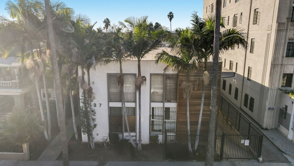 537 S Gramercy Pl, Los Angeles, CA for sale - Building Photo - Image 3 of 9