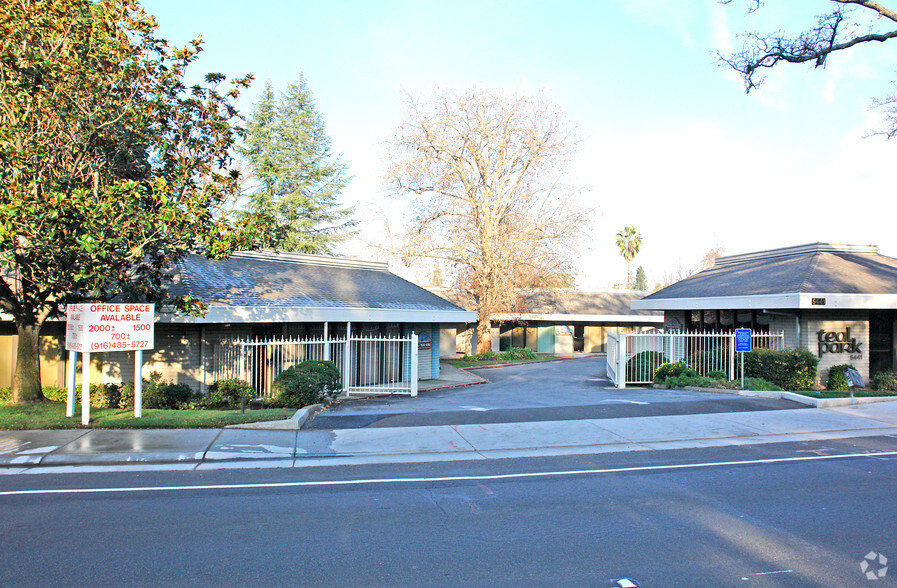 5441 Fair Oaks Blvd, Carmichael, CA for sale - Primary Photo - Image 1 of 1