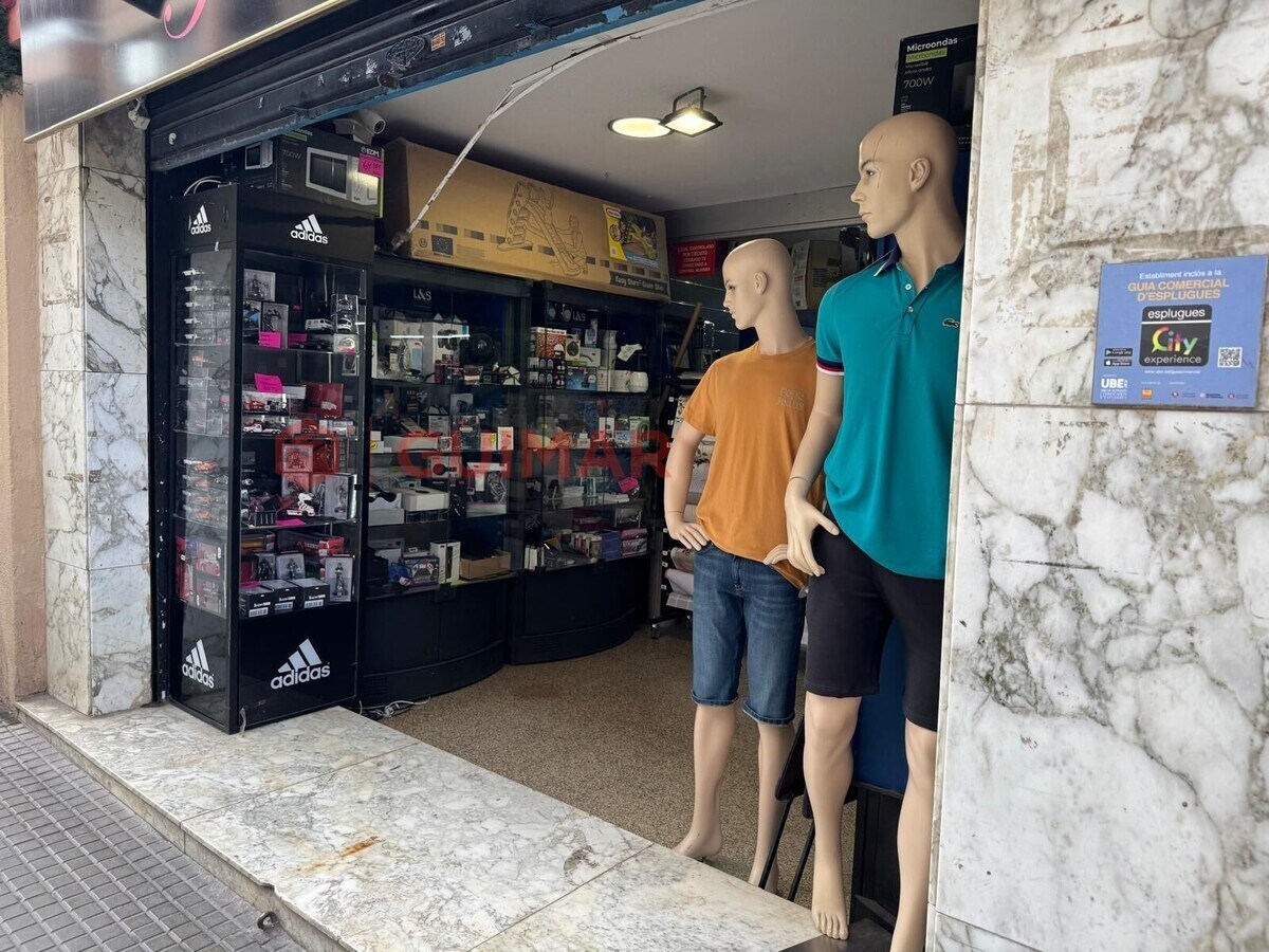 Esplugues de Llobregat, BAR 08950 - - - Interior Photo - Image 1 of 7