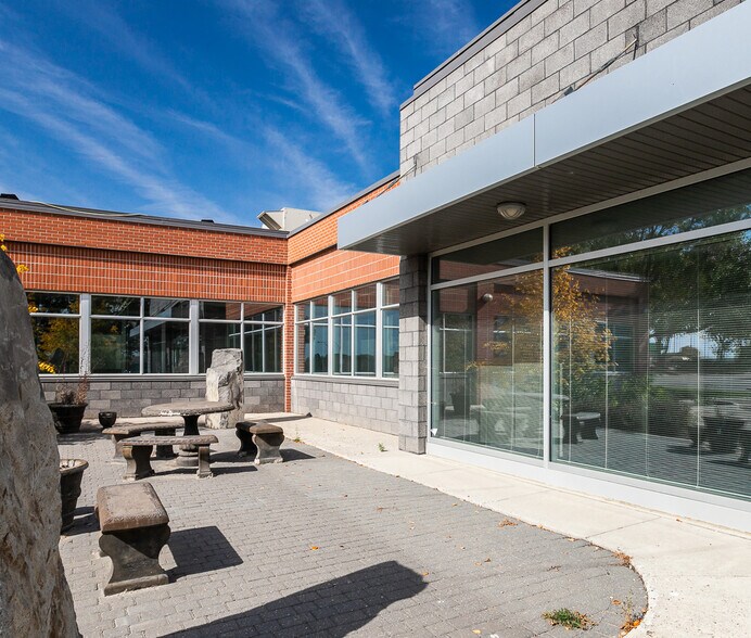 1503 Fletcher Rd, Saskatoon, SK à louer - Photo du bâtiment - Image 3 de 10