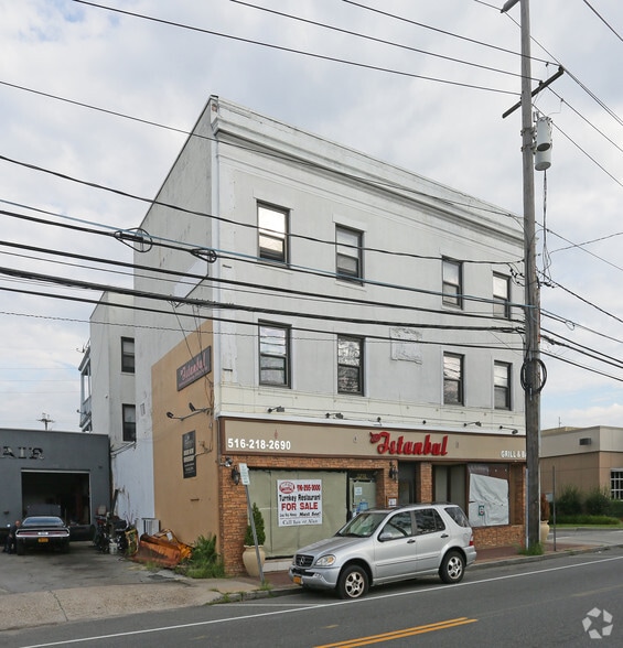 1230 Broadway, Hewlett, NY for lease - Primary Photo - Image 2 of 7