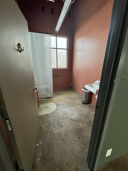 113 E 6th St, Columbia, TN for lease - Building Photo - Image 3 of 5