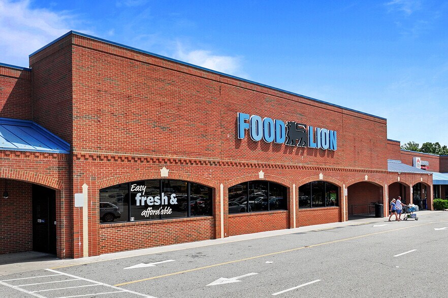 1-34 Dunlop Village Cir, Colonial Heights, VA for lease - Building Photo - Image 1 of 4