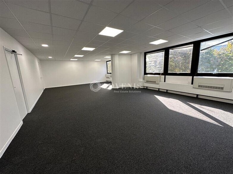 Office in Lognes for lease - Interior Photo - Image 3 of 8