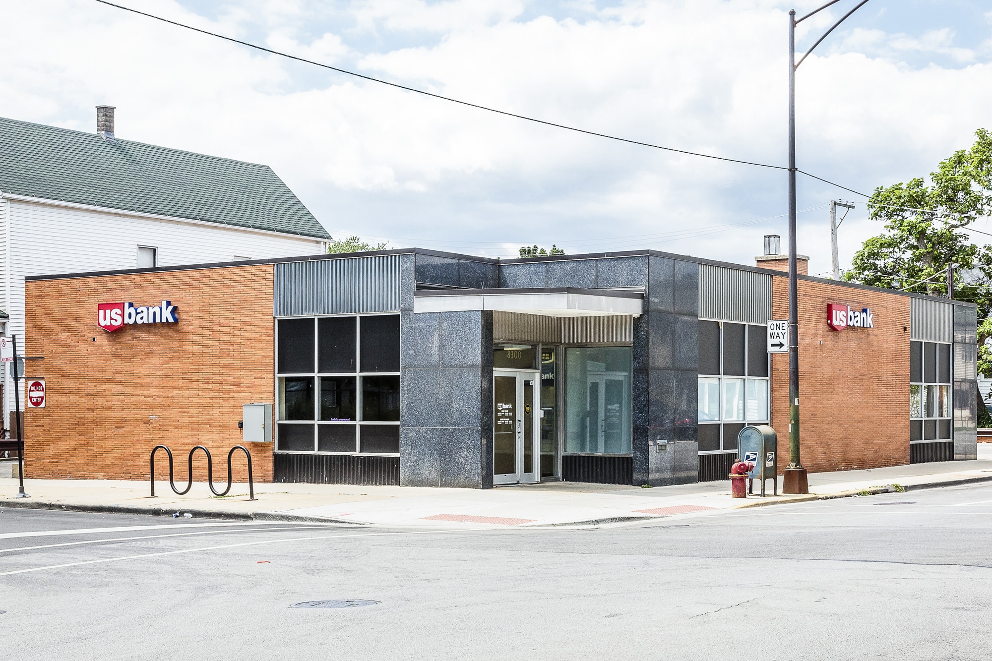 8300 S Marquette Ave, Chicago, IL for lease Primary Photo- Image 1 of 21