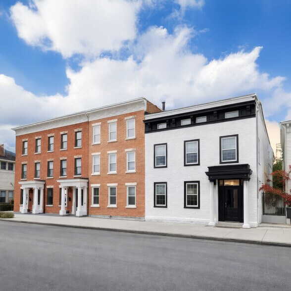 208 Warren St, Hudson, NY à vendre - Photo du bâtiment - Image 2 de 24