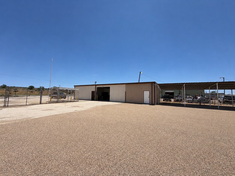 2006 Kings Hwy, Snyder, TX à louer - Photo du bâtiment - Image 3 de 13