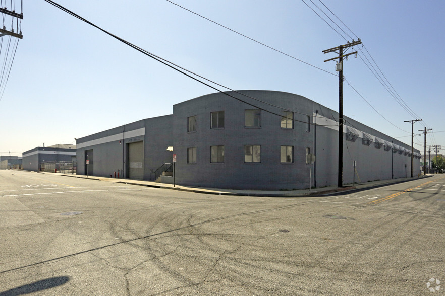 2938-2962 E 54th St, Los Angeles, CA for sale - Building Photo - Image 1 of 1