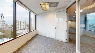 80 SW 8th St, Miami, FL for lease Interior Photo- Image 2 of 14
