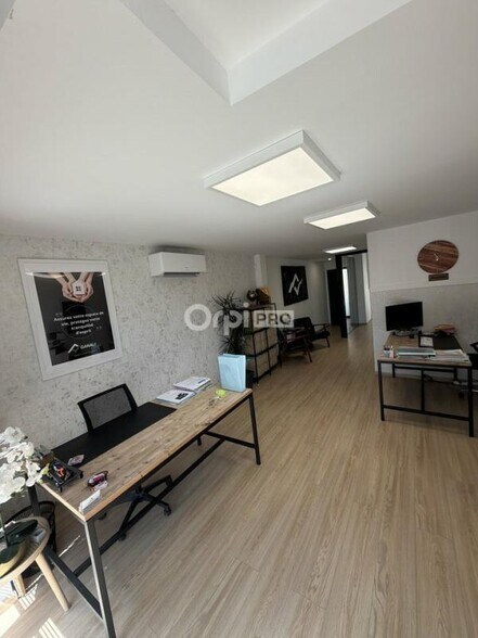 Office in Sorgues for lease - Building Photo - Image 3 of 12