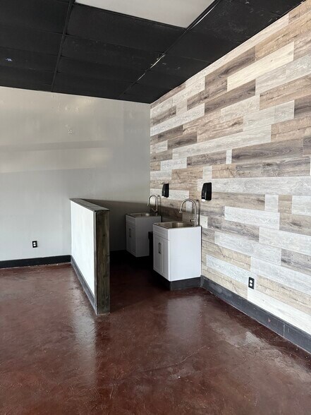 512 N McPherson Church Rd, Fayetteville, NC à louer - Photo du bâtiment - Image 3 de 5