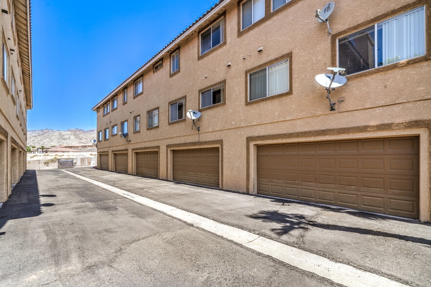 3400 Dry Gulch Dr, Laughlin, NV à vendre - Photo du bâtiment - Image 2 de 21