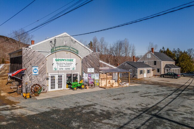 Plus de détails pour 176 Ellsworth Rd, Blue Hill, ME - Flex à vendre
