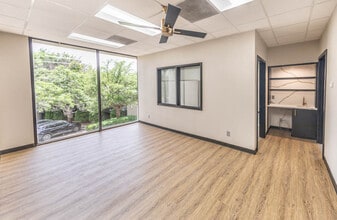 4920 S Loop 289, Lubbock, TX à louer Photo intérieure- Image 1 de 7