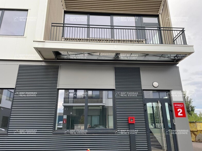 92 Avenue Du Progrès, Chassieu for lease - Building Photo - Image 2 of 13