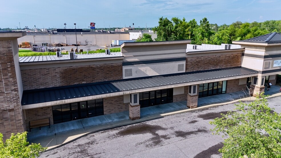 4645 Village Square Dr, Paducah, KY for lease - Building Photo - Image 1 of 25