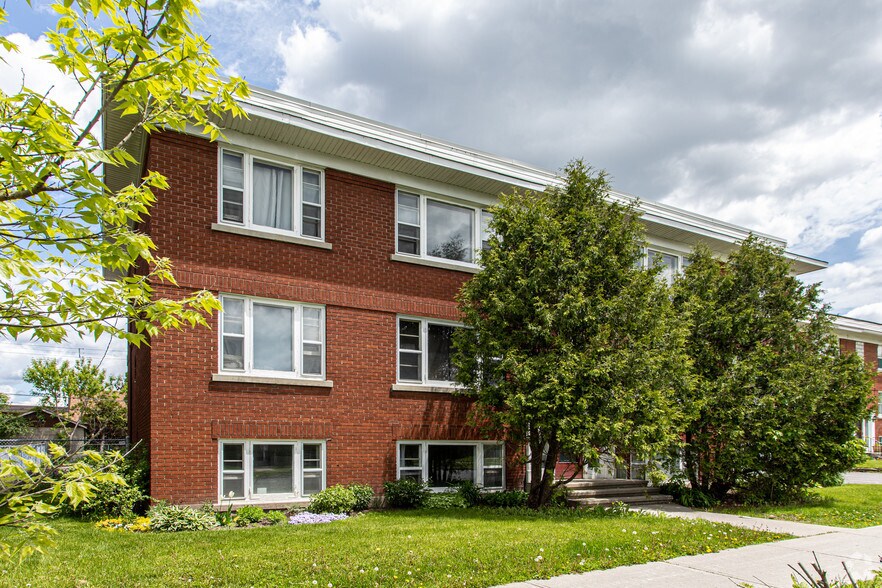873-879 Kirkwood Av, Ottawa, ON à vendre - Photo du bâtiment - Image 2 de 2