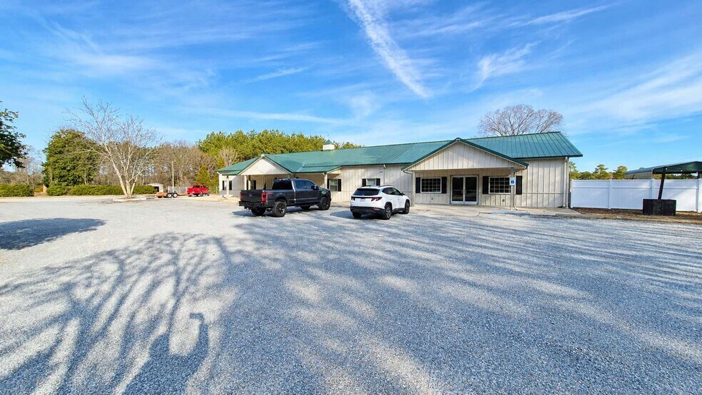 3465 Murphy Rd, Eastover, NC à louer - Photo principale - Image 1 de 6