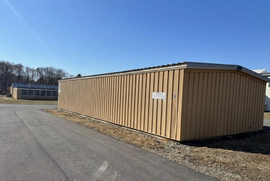 28 Draper Ln, Canton, MA for lease - Building Photo - Image 3 of 9