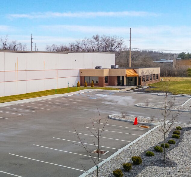 1550 Kingsview Dr, Lebanon, OH à vendre - Photo du bâtiment - Image 1 de 11