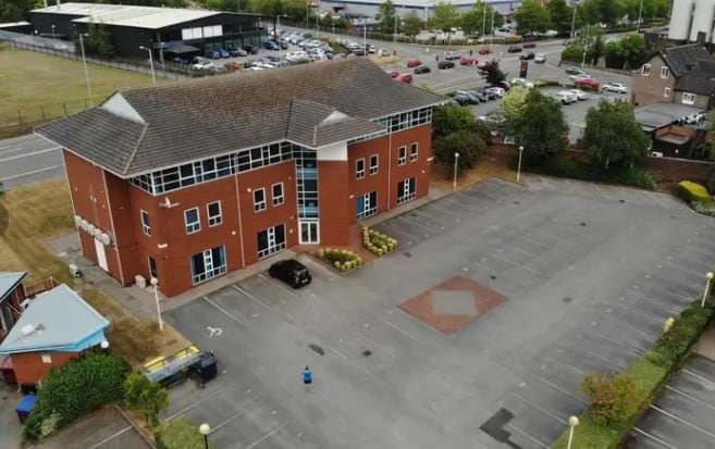 1 Lyme Drive, Newcastle Rd, Stoke On Trent for lease - Building Photo - Image 2 of 5