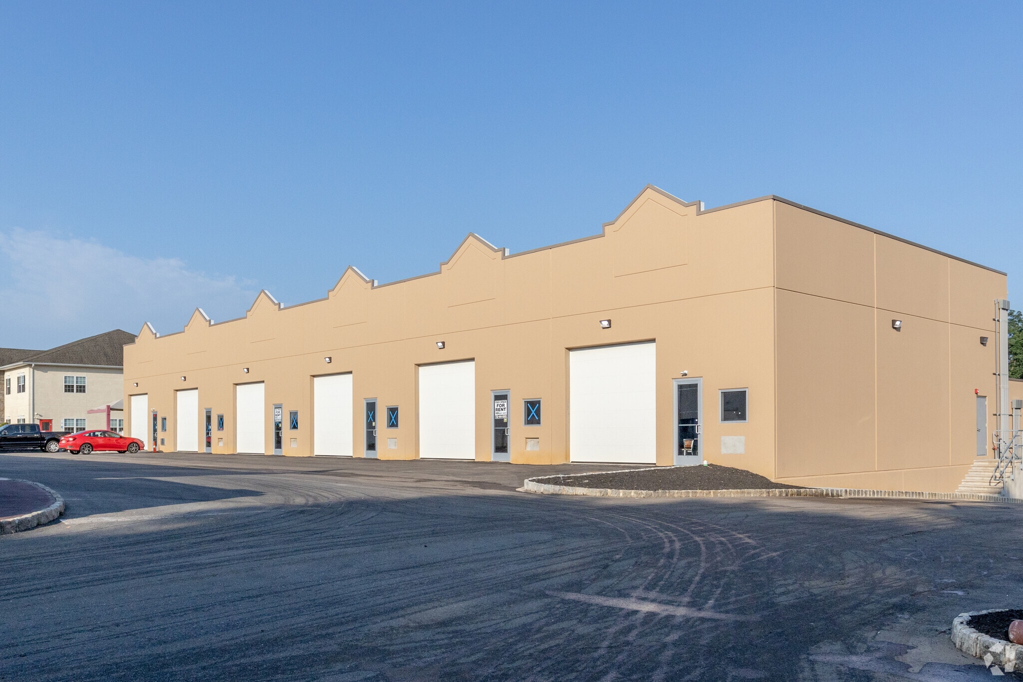 130 S Main St, Marlboro, NJ for lease Primary Photo- Image 1 of 14