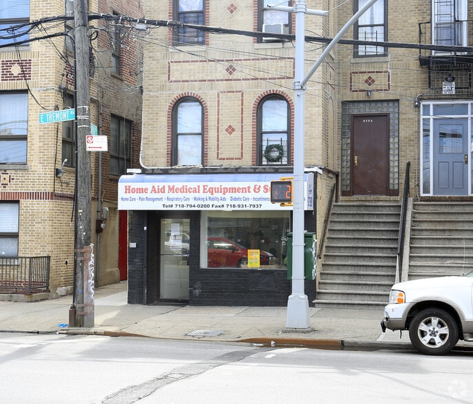 2446 E Tremont Ave, Bronx, NY for sale - Building Photo - Image 2 of 3