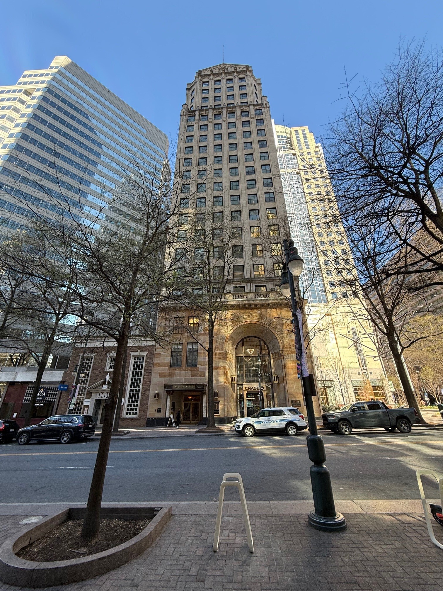 112 S Tryon St, Charlotte, NC à louer Photo du bâtiment- Image 1 de 30