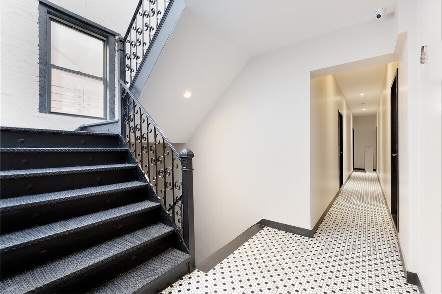 59-61 Thompson St, New York, NY à vendre - Photo du bâtiment - Image 3 de 11