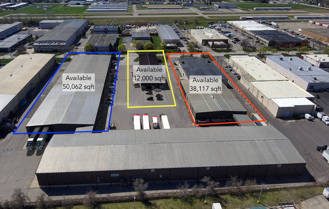 Plus de détails pour 8400 Ronda Dr, Canton, MI - Industriel/Logistique à louer