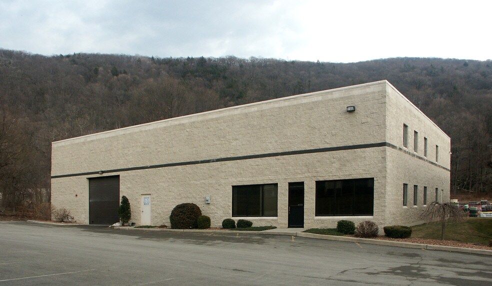 38 Route 9, Fishkill, NY à louer - Photo du bâtiment - Image 3 de 5