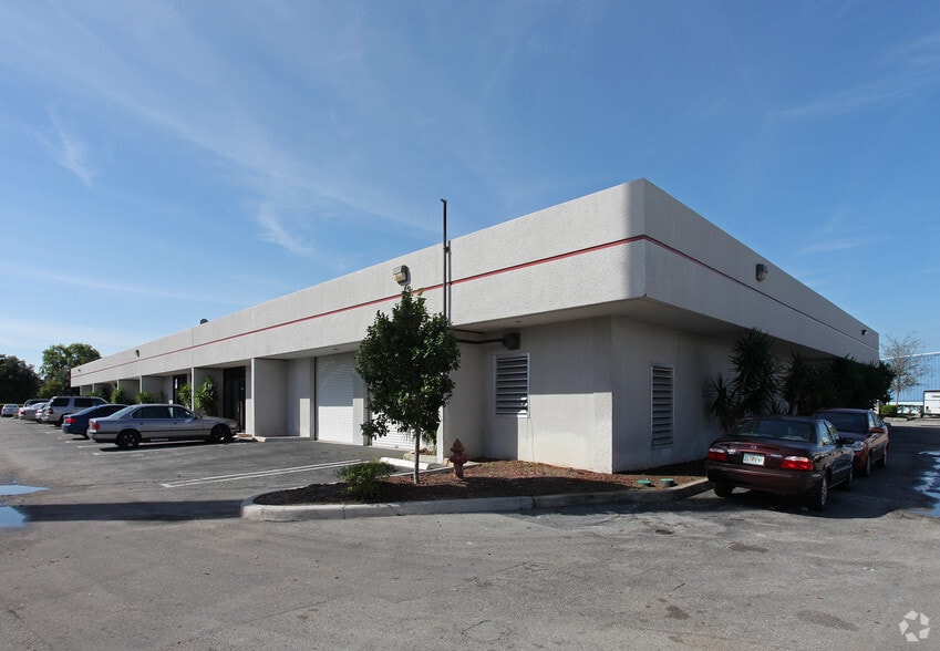 1750 N Florida Mango Rd, West Palm Beach, FL à louer - Photo du bâtiment - Image 2 de 2