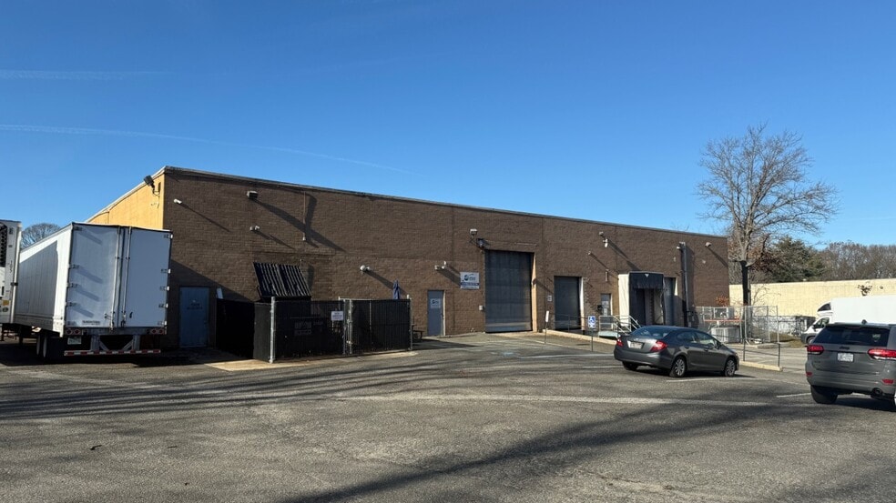 50 Constance Ct, Hauppauge, NY for lease - Building Photo - Image 2 of 2