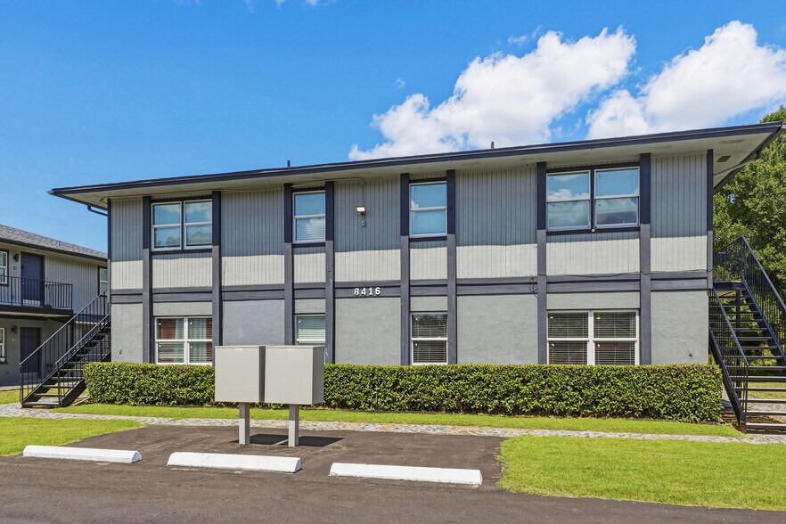 8412-8420 N Lois Ave, Tampa, FL à vendre - Photo du bâtiment - Image 2 de 35