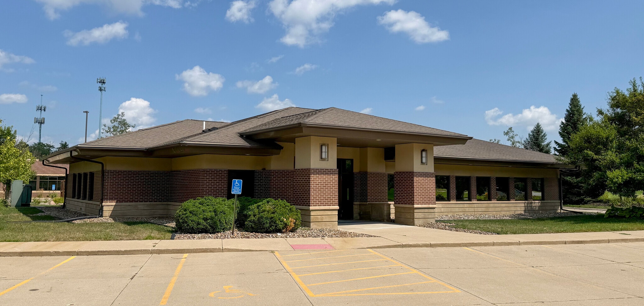 3310 E Euclid Ave, Des Moines, IA for sale Building Photo- Image 1 of 2