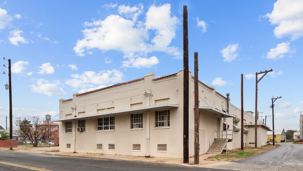 135 E Cevallos St, San Antonio, TX à louer - Photo du bâtiment - Image 1 de 18