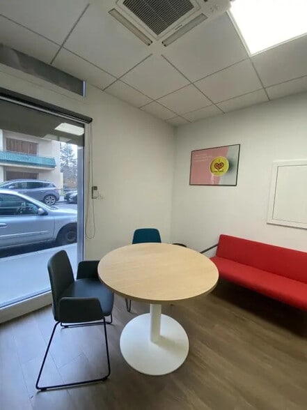 4 Bis Avenue Camille Rousset, Bron à vendre - Photo intérieure - Image 3 de 6