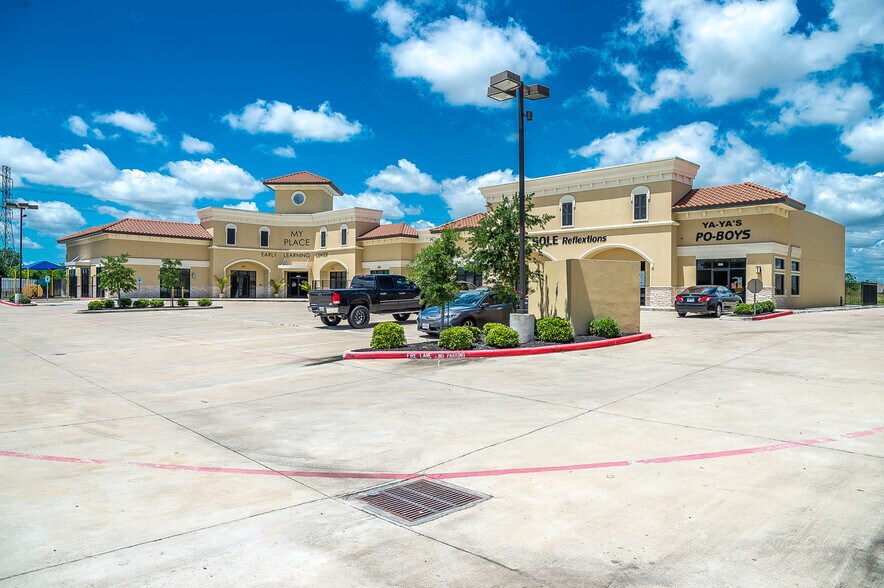 2212 Katy Flewellen Rd, Katy, TX à vendre - Photo du bâtiment - Image 1 de 4