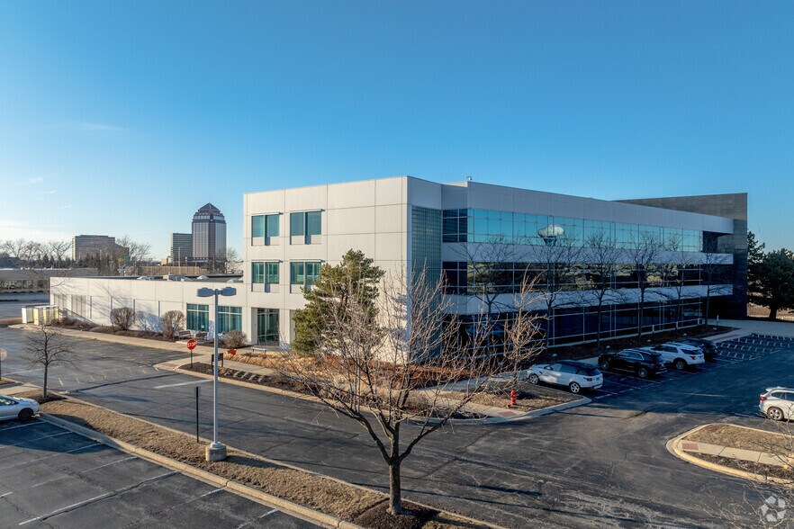 900 N Arlington Heights Rd, Itasca, IL à louer - Photo du bâtiment - Image 1 de 14