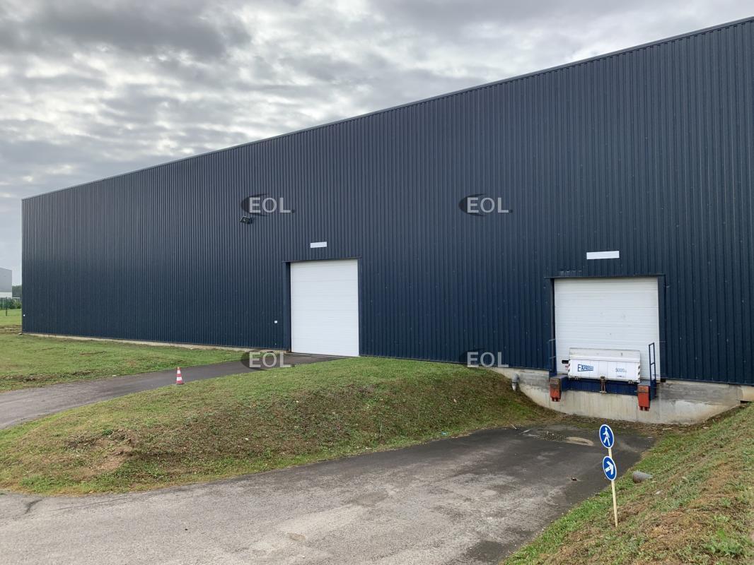 Industrial in Creil for lease Building Photo- Image 1 of 7
