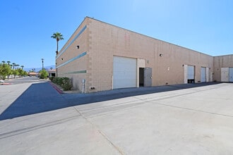 77670 Springfield Ln, Palm Desert, CA à louer Photo intérieure- Image 2 de 10