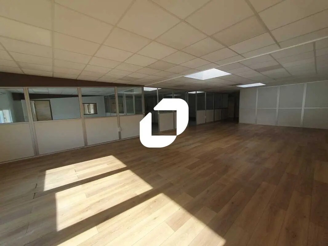 68 Rue De La Croix De L'Orme, Morainvilliers for lease Interior Photo- Image 1 of 12