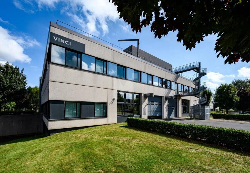 Bureau dans Antony à louer - Photo du bâtiment - Image 2 de 8