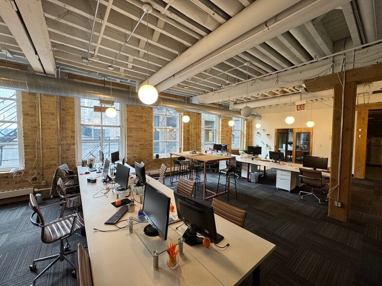 10-18 W Hubbard St, Chicago, IL for lease - Interior Photo - Image 3 of 15