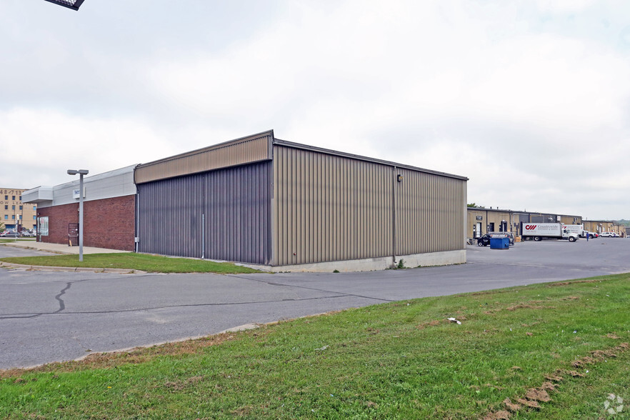 1407 John Counter Blvd, Kingston, ON for lease - Building Photo - Image 3 of 4