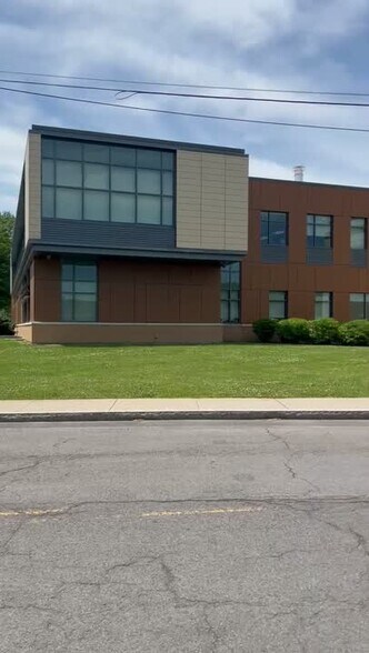 1105 Floyd Ave, Rome, NY à louer - Vidéo sur l’inscription commerciale - Image 2 de 15